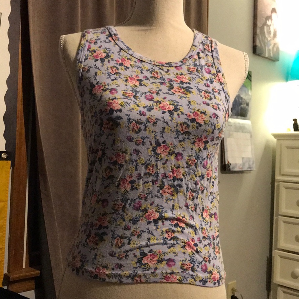 Cropped floral top